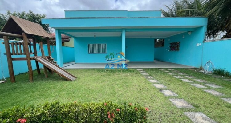 Excelente Casa Térrea com 03 dormitórios com Piscina e Área Gourmet com Churrasqueira – A 500m da Praia de Massaguaçu!