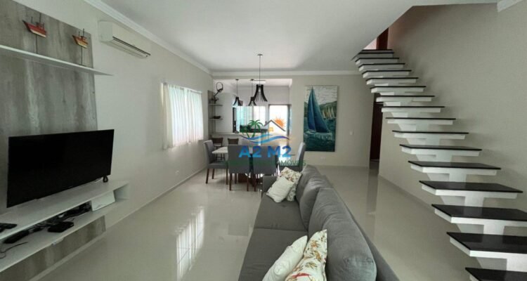 Excelente Casa Térrea com 03 dormitórios com Piscina e Área Gourmet com Churrasqueira – A 500m da Praia de Massaguaçu!