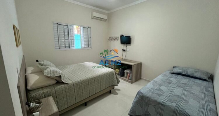 Excelente Casa Térrea com 03 dormitórios com Piscina e Área Gourmet com Churrasqueira – A 500m da Praia de Massaguaçu!