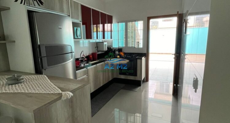 Excelente Casa Térrea com 03 dormitórios com Piscina e Área Gourmet com Churrasqueira – A 500m da Praia de Massaguaçu!