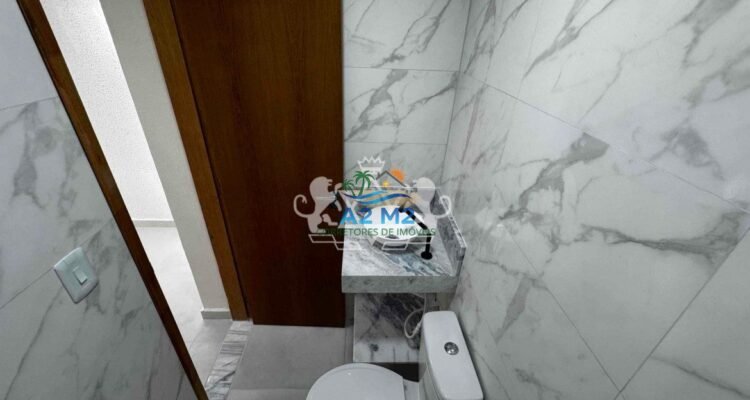 Excelente Casa Térrea com 170m² de área útil – 03 dormitórios sendo 02 suíte – Próximo a Praia