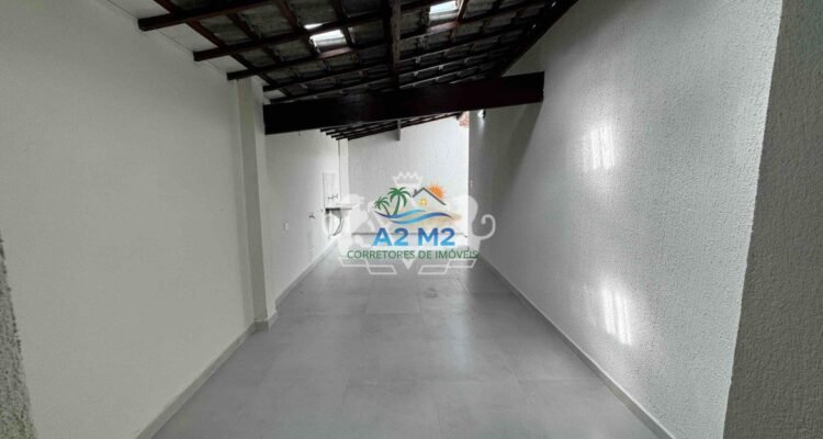 Excelente Casa Térrea com 170m² de área útil – 03 dormitórios sendo 02 suíte – Próximo a Praia