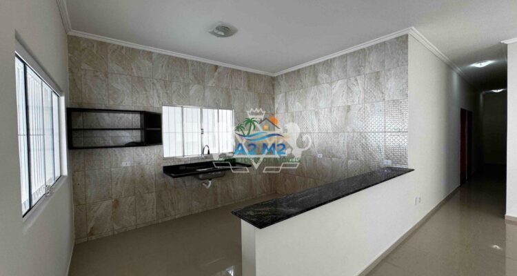 Excelente Casa Térrea com 170m² de área útil – 03 dormitórios sendo 02 suíte – Próximo a Praia