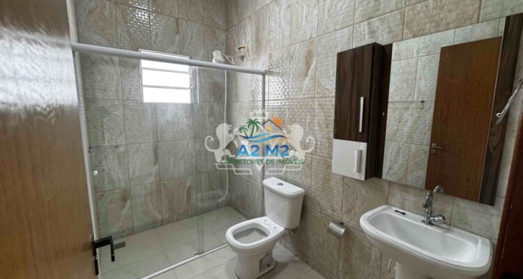 Excelente Casa Térrea com 170m² de área útil – 03 dormitórios sendo 02 suíte – Próximo a Praia