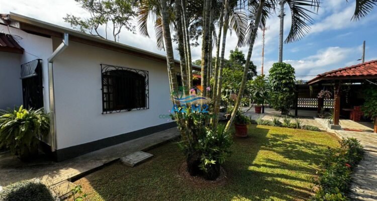 Casa Térrea 04 dorms c/ 02 suítes – área de 750 m – Caraguatatuba – SP