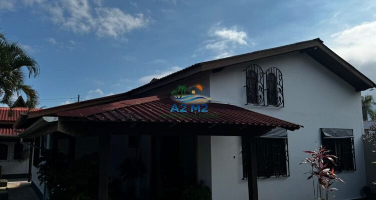 Casa Térrea 04 dorms c/ 02 suítes – área de 750 m – Caraguatatuba – SP