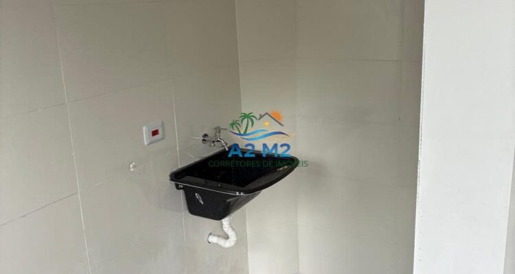 Sobrado novo com 2 suites na praia da Massaguaçu em Caraguatatuba