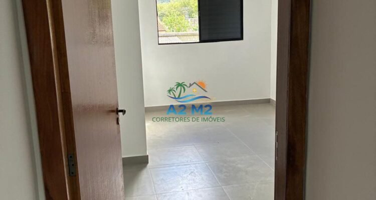 Sobrado novo com 2 suites na praia da Massaguaçu em Caraguatatuba