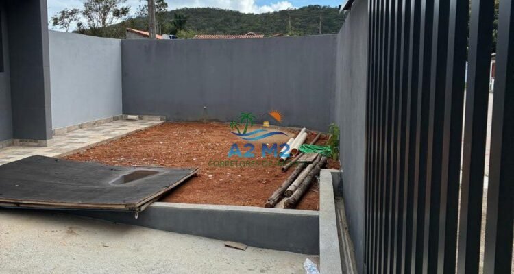 Imóvel novo com 01 Dormitório, 40m² e um quintal ENORME