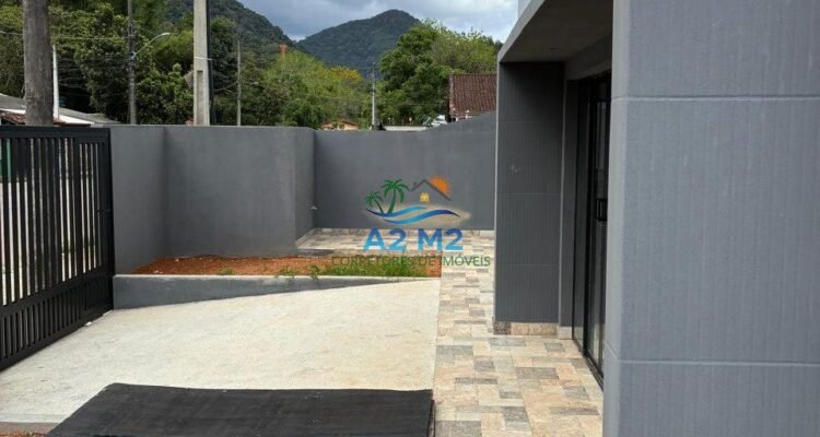 Imóvel novo com 01 Dormitório, 40m² e um quintal ENORME