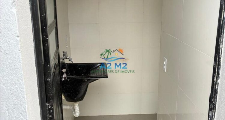 Imóvel novo com 01 Dormitório, 40m² e um quintal ENORME