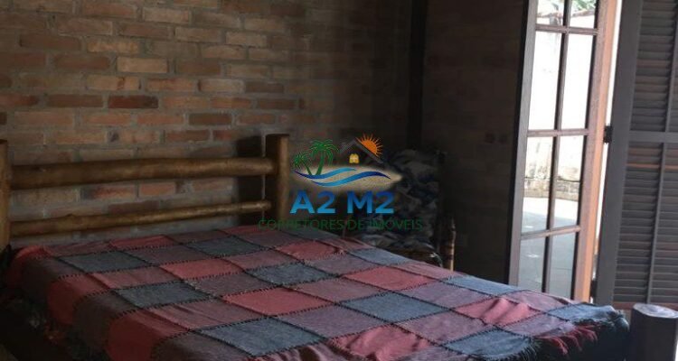 Sobrado com 3 suítes à Venda a 400 metros da praia de Massaguaçu