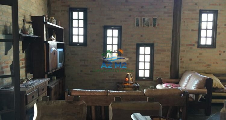 Sobrado com 3 suítes à Venda a 400 metros da praia de Massaguaçu