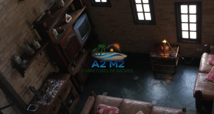 Sobrado com 3 suítes à Venda a 400 metros da praia de Massaguaçu