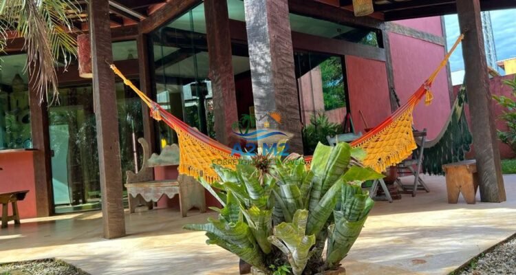 Casa de Praia – Jardim Capricórnio | Caraguatatuba – Com 3 quartos, 3 suítes, 3 salas amplas, 4 vagas de garagem