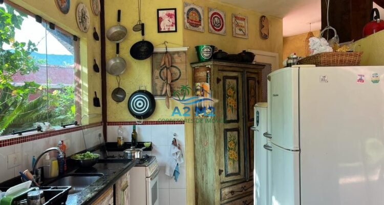 Casa de Praia – Jardim Capricórnio | Caraguatatuba – Com 3 quartos, 3 suítes, 3 salas amplas, 4 vagas de garagem