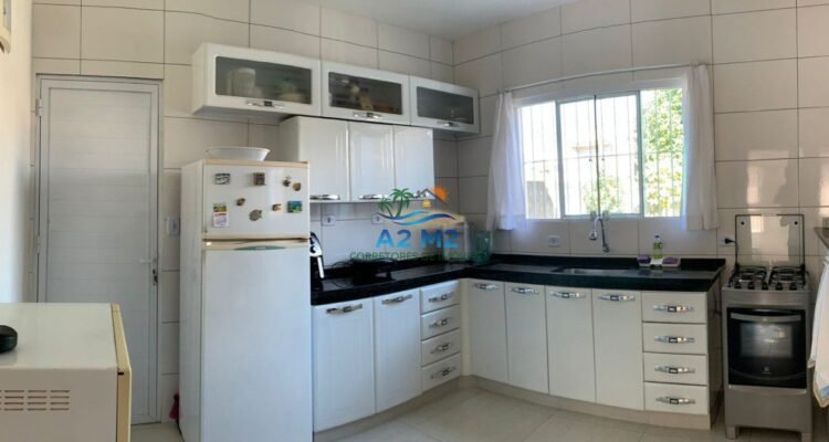 Sobrado a Venda a 300 metros da praia de Massaguaçu