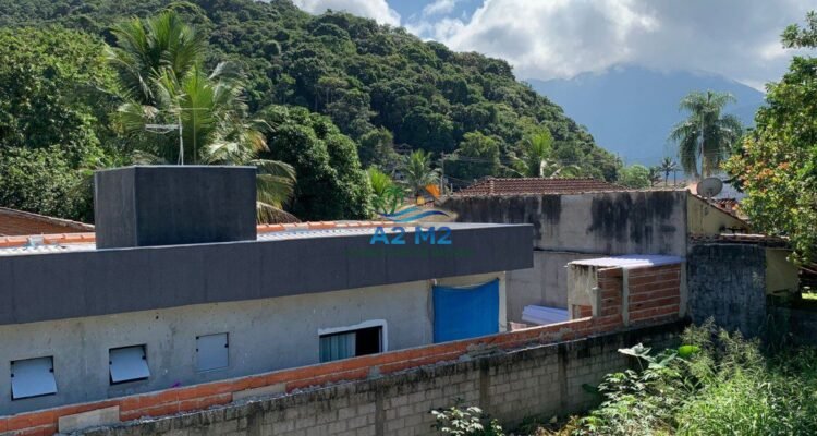 Sobrado a Venda a 300 metros da praia de Massaguaçu