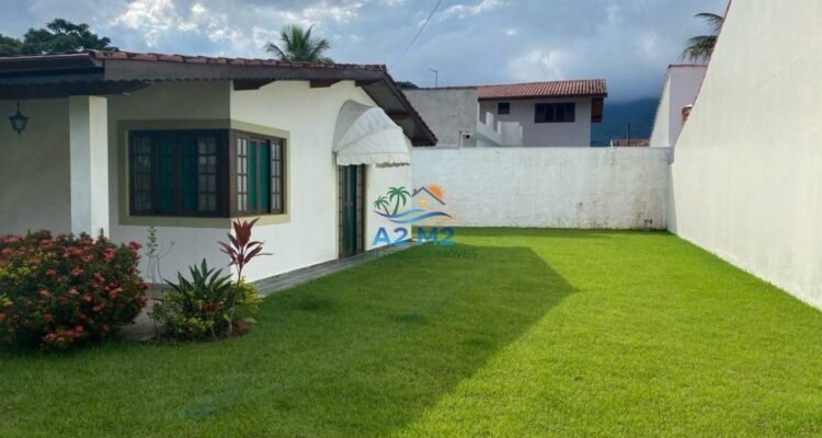 Casa espaçosa com 3 quartos, 2 salas, 2 banheiros, 6 vagas – Caraguatatuba