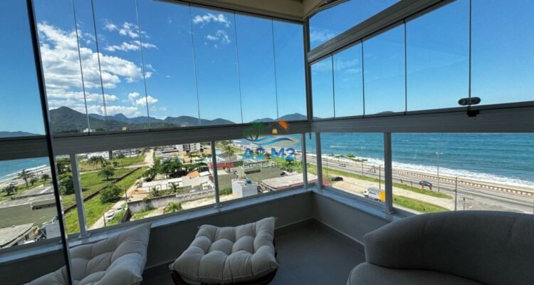 Apartamento Vista Mar , Mobiliado 3 dor. sendo 1 suite , varanda gourmet , na praia da Massaguaçu em Caraguatatuba