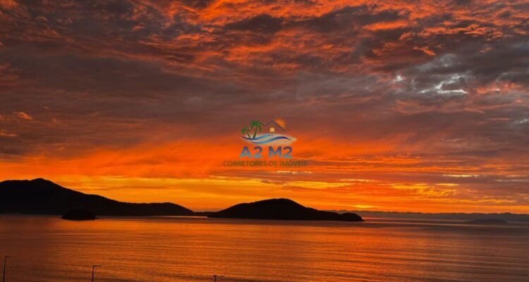 Apartamento Vista Mar , Mobiliado 3 dor. sendo 1 suite , varanda gourmet , na praia da Massaguaçu em Caraguatatuba