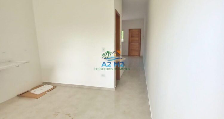 Sobrado novo – 2 suítes – Aprox. 800 m da praia da Massaguaçu – Caraguatatuba (SP)