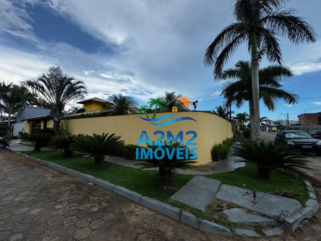 Oportunidade – Casa Maravilhosa em Lote de Esquina – 300 metros da Praia de Massaguaçu