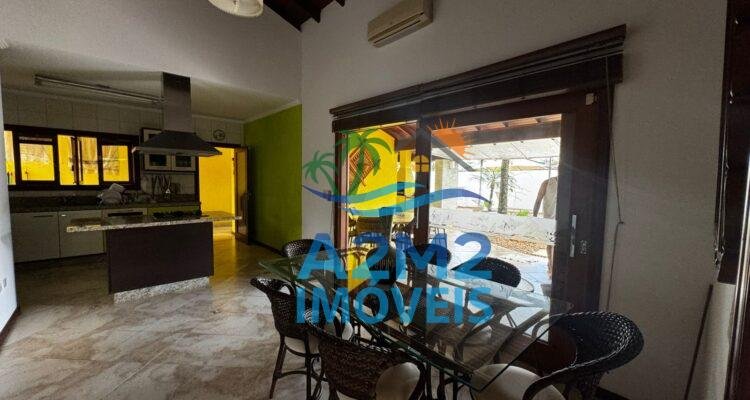 Oportunidade – Casa Maravilhosa em Lote de Esquina – 300 metros da Praia de Massaguaçu