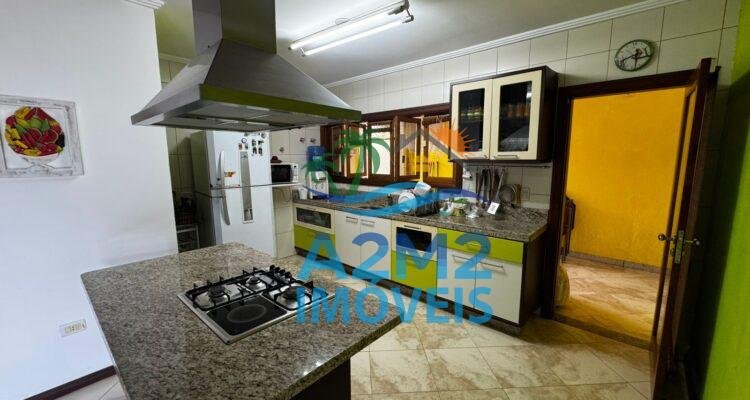 Oportunidade – Casa Maravilhosa em Lote de Esquina – 300 metros da Praia de Massaguaçu