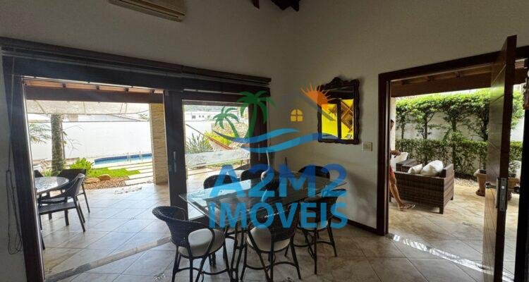 Oportunidade – Casa Maravilhosa em Lote de Esquina – 300 metros da Praia de Massaguaçu