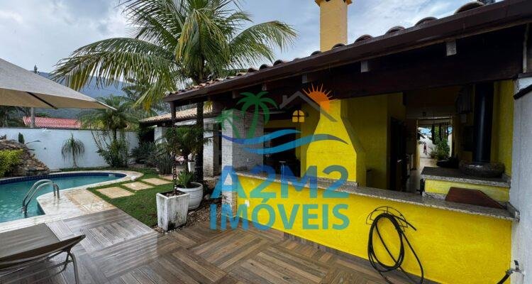 Oportunidade – Casa Maravilhosa em Lote de Esquina – 300 metros da Praia de Massaguaçu