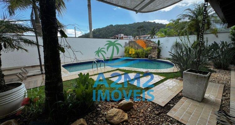 Oportunidade – Casa Maravilhosa em Lote de Esquina – 300 metros da Praia de Massaguaçu