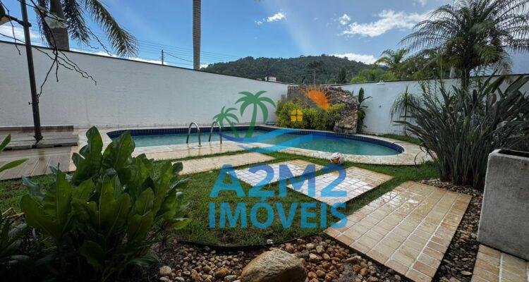 Oportunidade – Casa Maravilhosa em Lote de Esquina – 300 metros da Praia de Massaguaçu