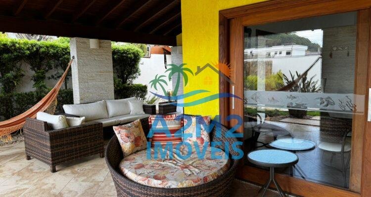 Oportunidade – Casa Maravilhosa em Lote de Esquina – 300 metros da Praia de Massaguaçu