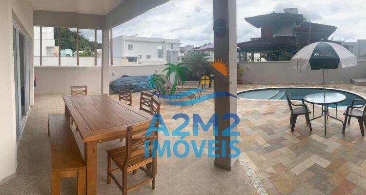 Casa de condomínio com 4 dormitorios sendo 2 suítes com 4 banheiros