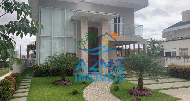 Casa de condomínio com 4 dormitorios sendo 2 suítes com 4 banheiros
