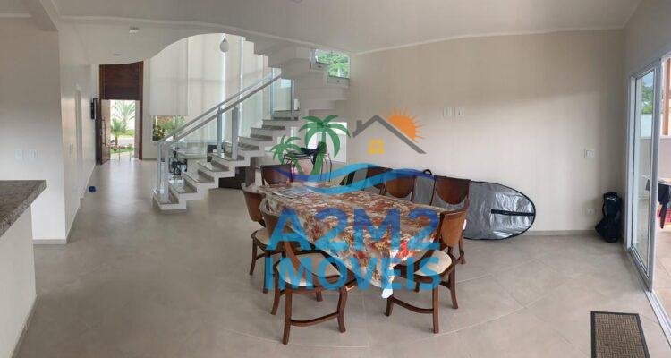 Casa de condomínio com 4 dormitorios sendo 2 suítes com 4 banheiros