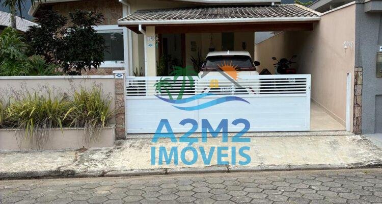 Casa em condomínio 2 dorm. sendo 1 suite sala dois ambientes – em Caraguatatuba