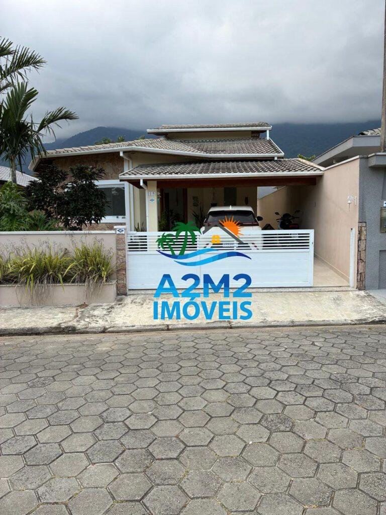 Casa em condomínio 2 dorm. sendo 1 suite sala dois ambientes – em Caraguatatuba