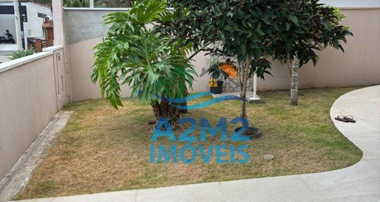 Casa em condomínio 2 dorm. sendo 1 suite sala dois ambientes – em Caraguatatuba