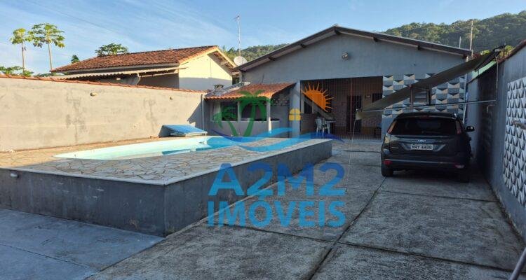Casa 2 dormitórios na praia da Massaguaçu em Caraguatatuba