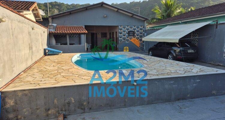 Casa 2 dormitórios na praia da Massaguaçu em Caraguatatuba
