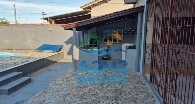 Casa 2 dormitórios na praia da Massaguaçu em Caraguatatuba