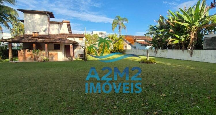 Casa 3 dormitórios, 1 suite próximo a praia da Massaguaçu
